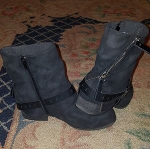 Stylish Black Booties NWOT sz 8